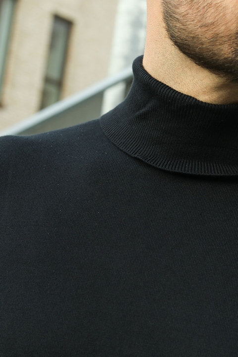 JEFF MALCOLM ROLL NECK KNIT Black