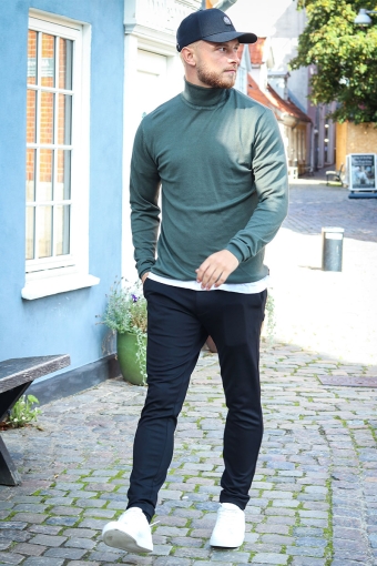 MALCOLM ROLL NECK KNIT Army